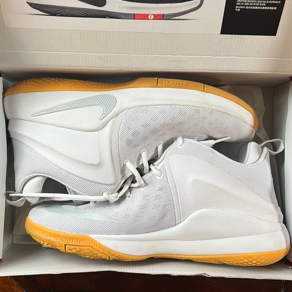 Men’s Nike zoom witness